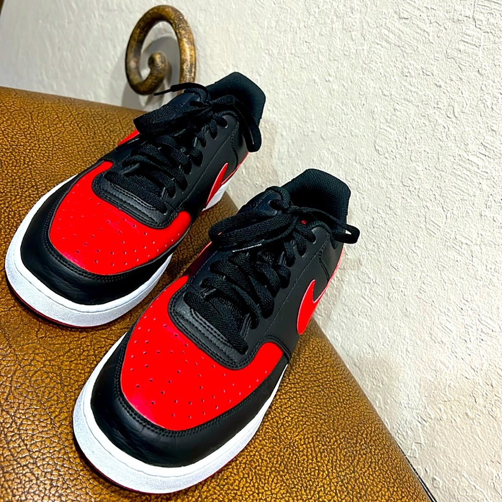 Nike Mens Rare Court Vision Sneakers Black/University Red White Basketball Shoes
